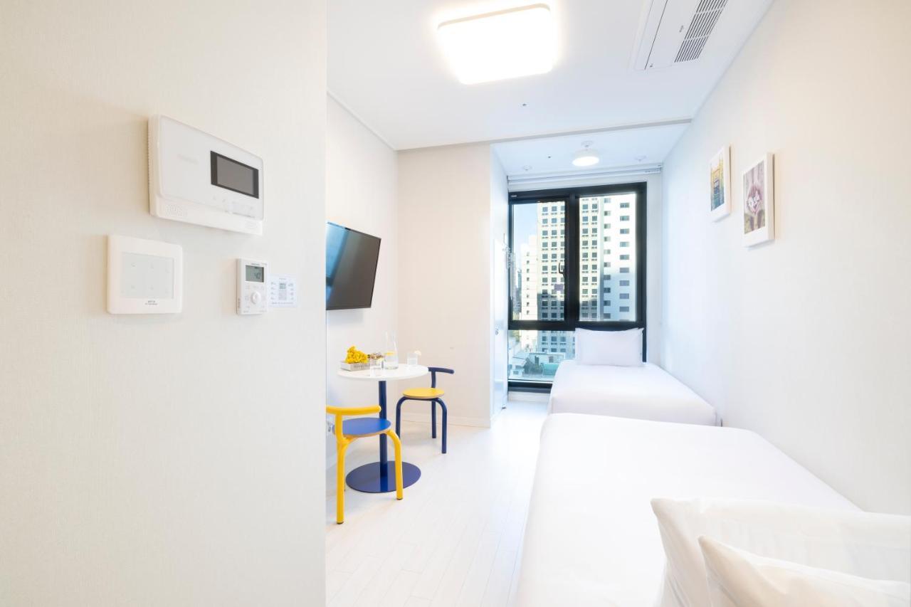 From H Reposant Hotel Busnan Seomyeon Busan Exterior foto