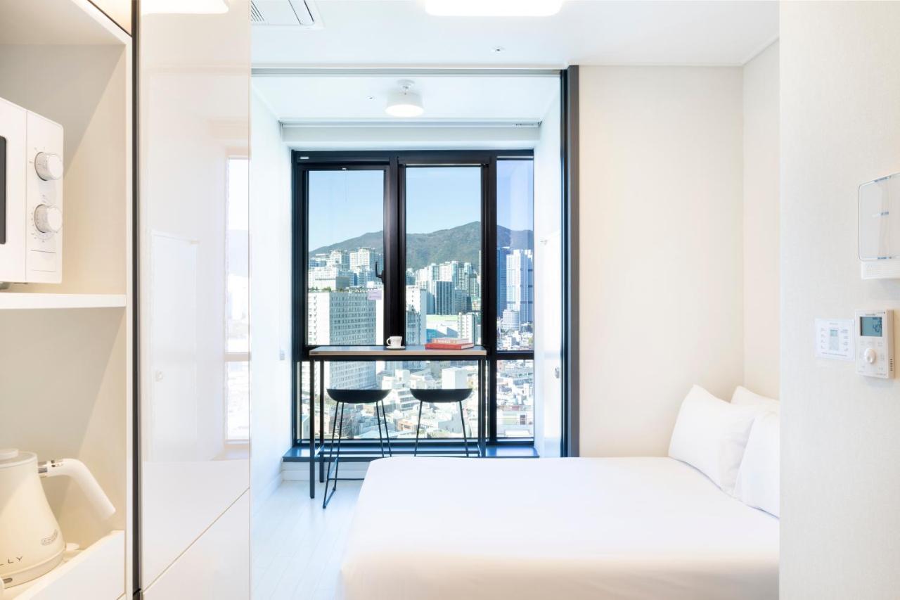 From H Reposant Hotel Busnan Seomyeon Busan Exterior foto