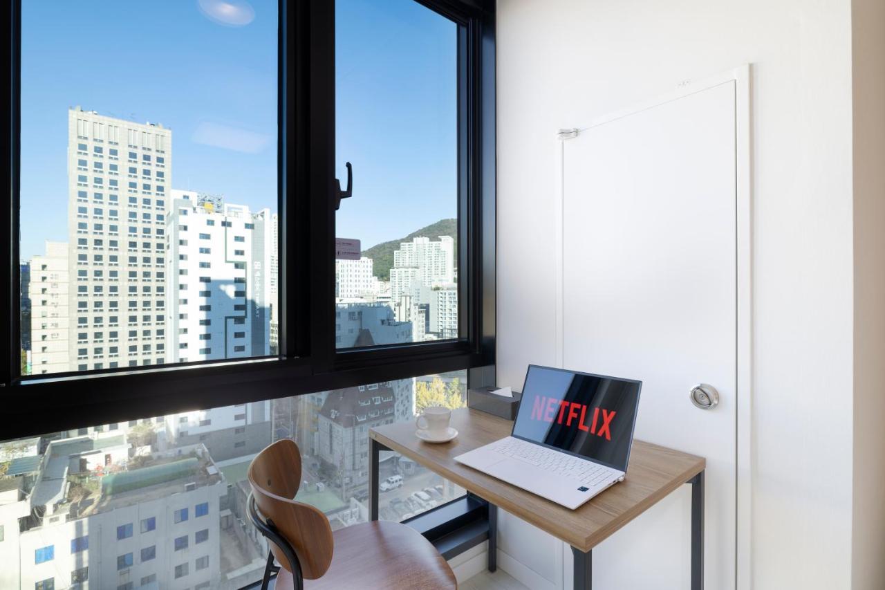 From H Reposant Hotel Busnan Seomyeon Busan Exterior foto